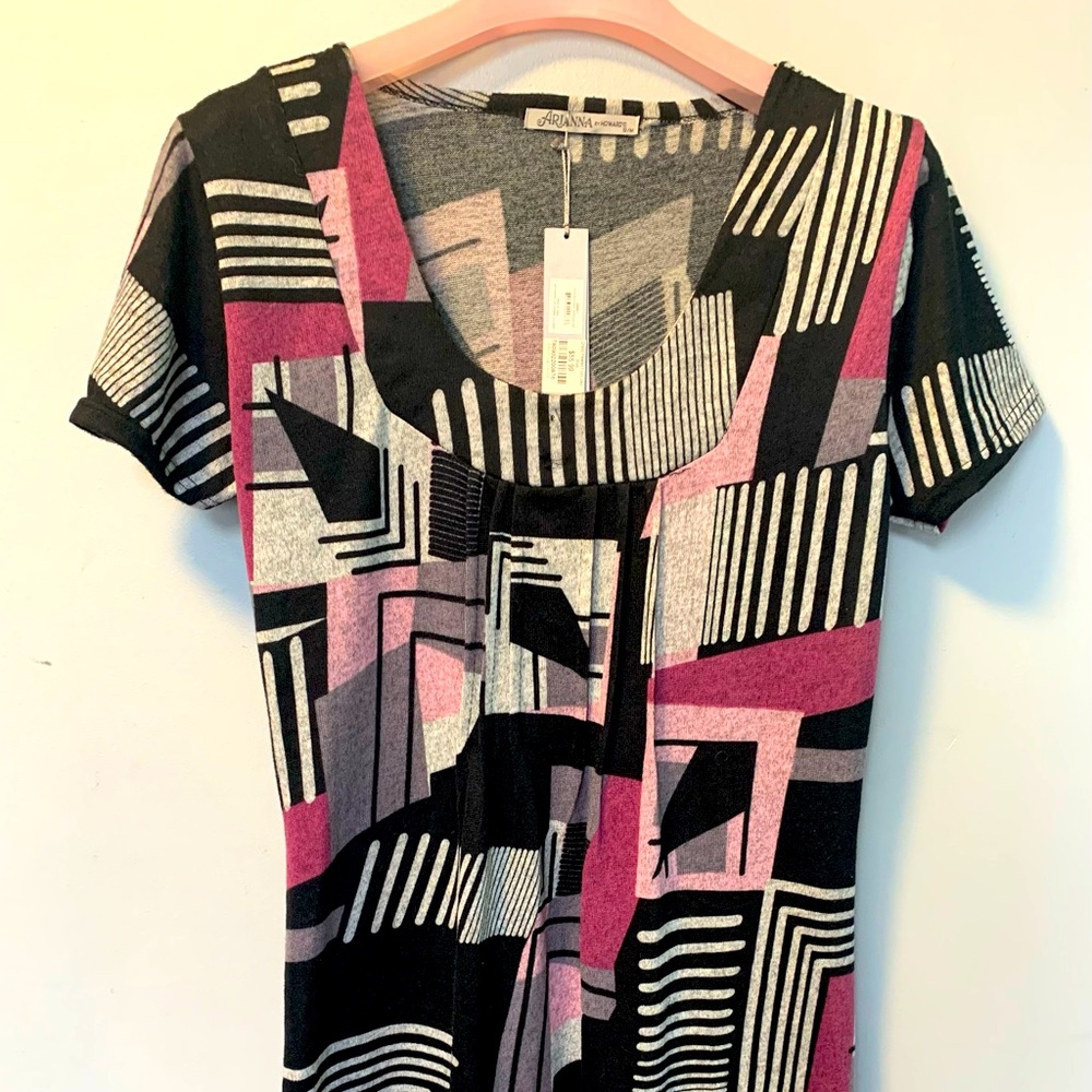 Cute retro pattern dress. Never worn with tags.